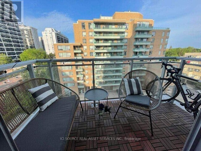 Photo du bâtiment - 68-768 Merton St