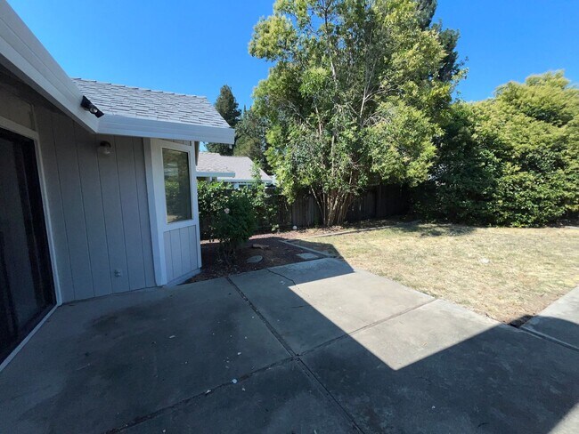 Foto del edificio - 4BR | 2BA | 1800SF | 2 Car Garage | Availa...