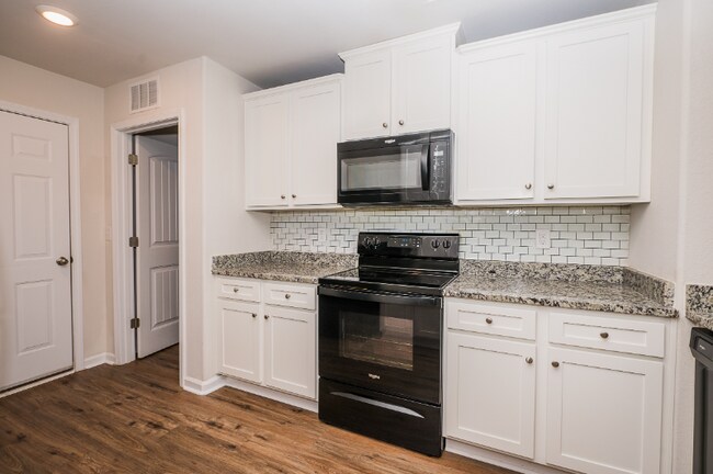 Foto del edificio - 130 Trailwood Ct