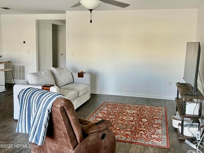 Foto del edificio - 3635 Alta Lakes Blvd