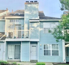 Building Photo - 326 Heather Croft Building Photo - 326 Heather Croft