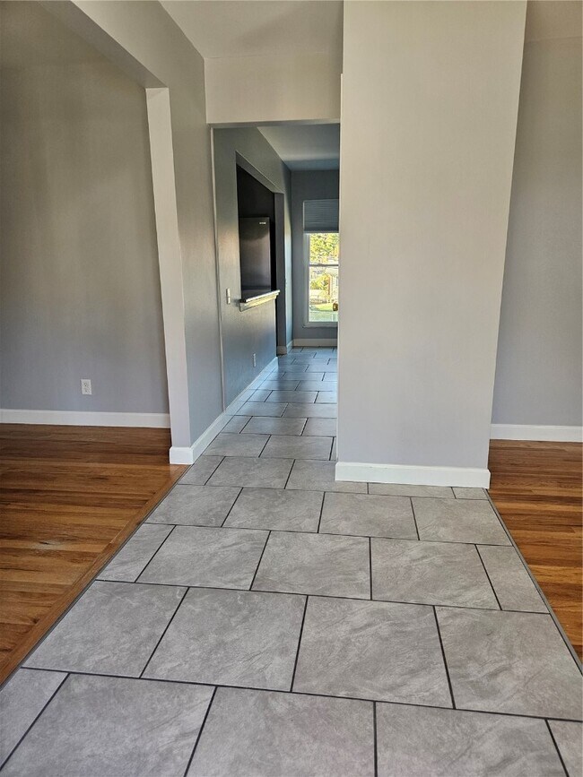 Foto del edificio - 4563 Tauneybrook Dr