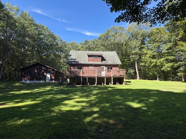 Building Photo - Charming 3 bedroom 2 bath in Porters Corner #
