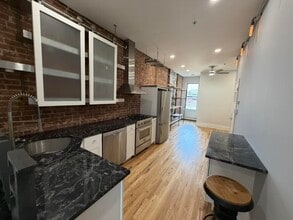 Building Photo - 805 Park Ave