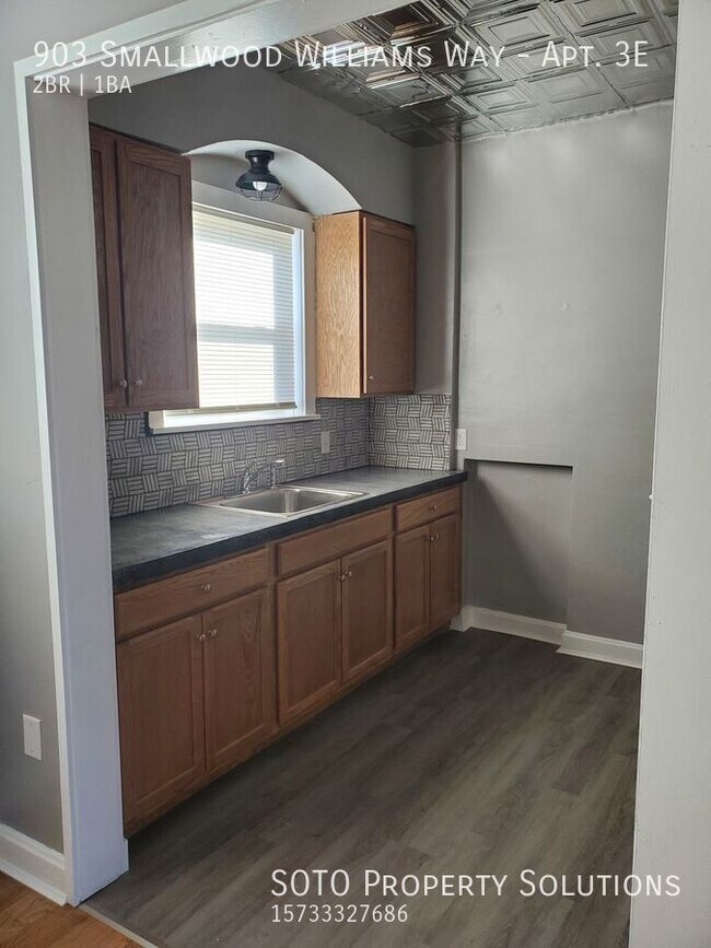 Building Photo - 2BD/1BA Apartment Close to University
