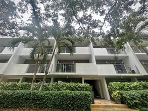 Building Photo - 7541 SW 61st Ave