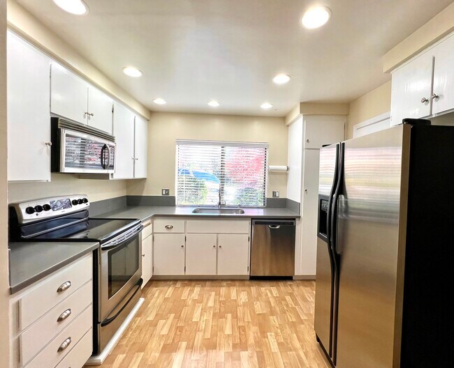 Foto del edificio - 23 Burdell Ct