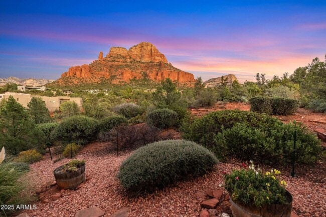 Building Photo - FULLY FURNISHED SEDONA DREAM HOME AWAITS