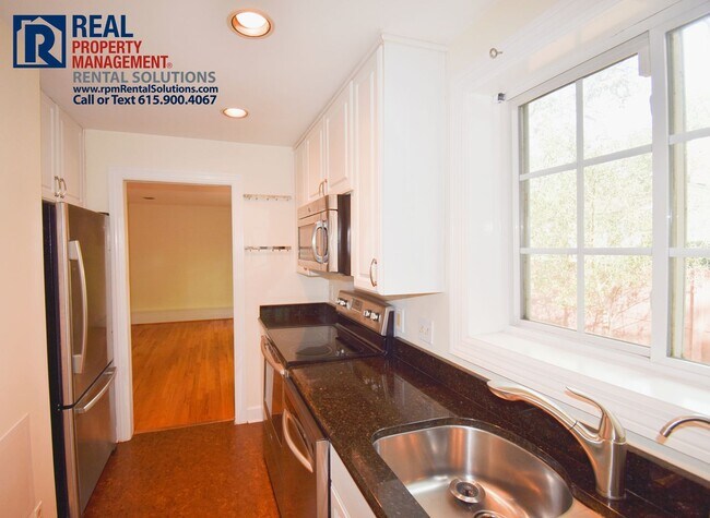 Foto del edificio - Amazing 1BR in Green Hills! Lawncare, wash...