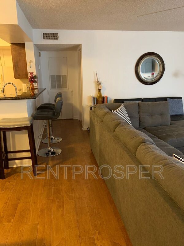 Building Photo - 4200 Thornbriar Lane