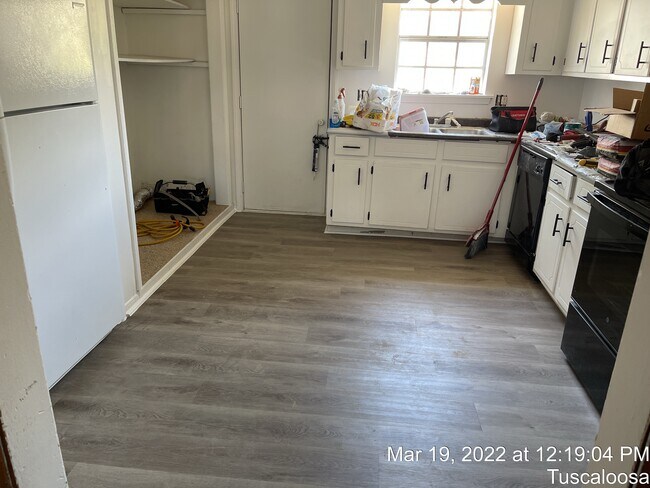 kitchen - 3304 7th Ave E