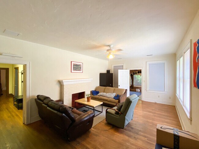 Foto del edificio - 1714 NW 3rd Pl