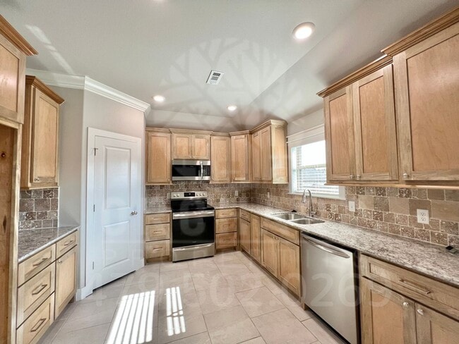 Single Family Home - Popular Huntley Plan - Single Family Home - Popular Huntley Plan