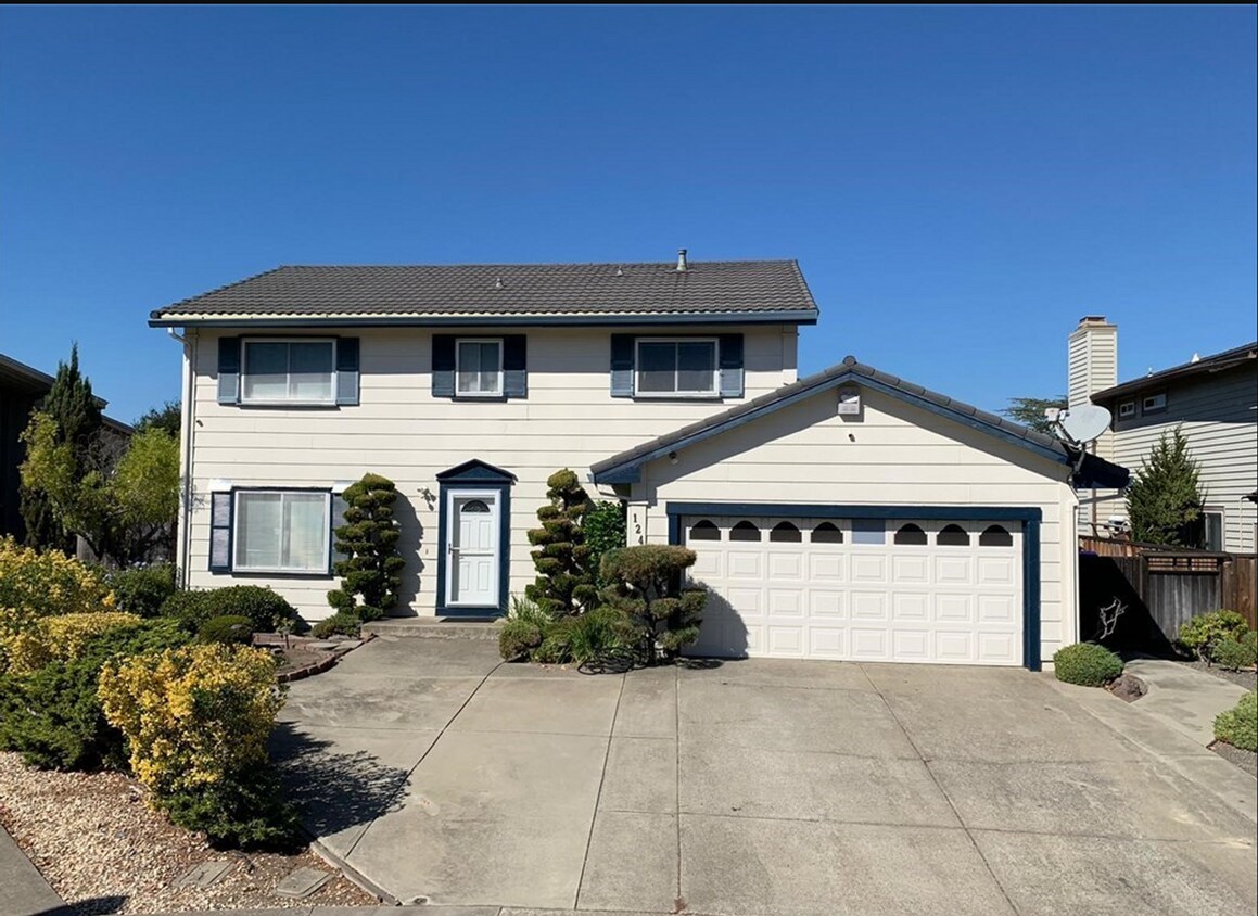 Primary Photo - Get 2 weeks free rent on this stunning 4-b...
