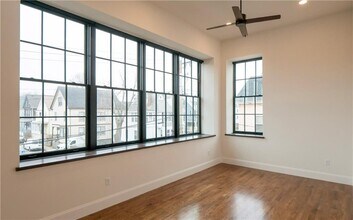 Building Photo - 15 Cranston Ave