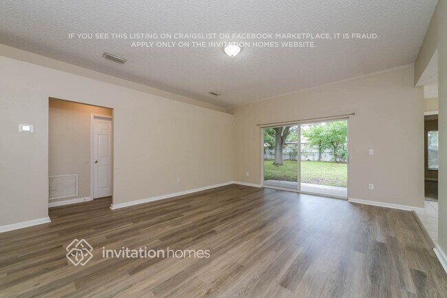 Foto del edificio - 491 Basking Ridge Ct