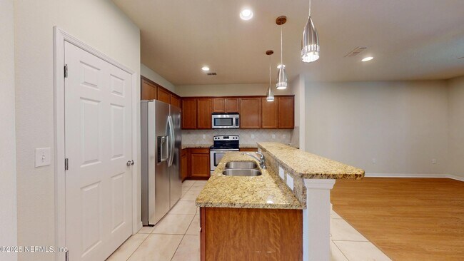Building Photo - 7027 Coldwater Dr