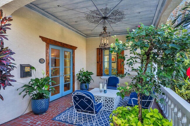 Foto del edificio - 316 Granada Rd