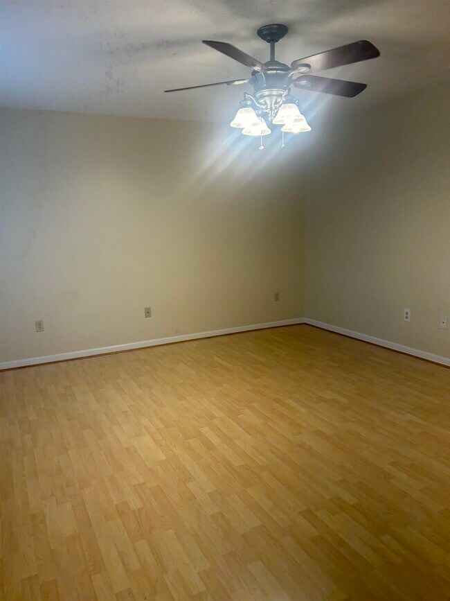 Building Photo - 1252 Old Windmill Cir