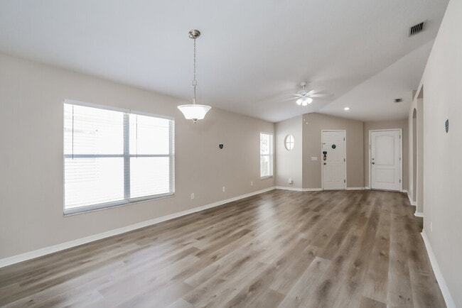 Building Photo - 1038 Harvest Moon Dr