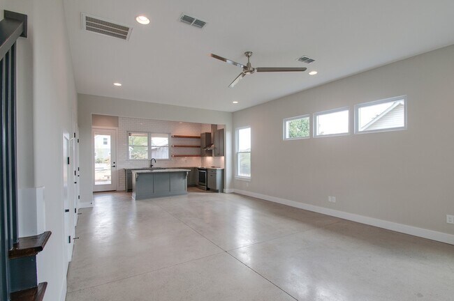 Foto del edificio - 504A Eastboro Dr