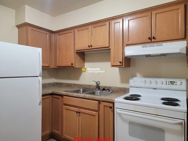 Building Photo - "Cozy 1-Bedroom  Apartment in Black Creek!"