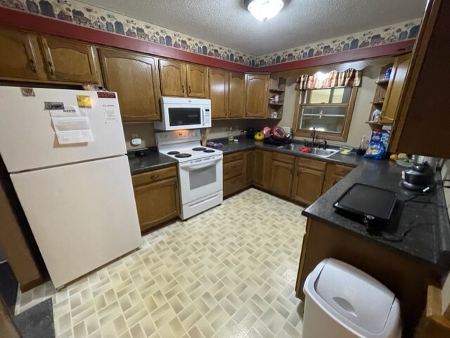 Foto del edificio - 747 Wild West Ln SW