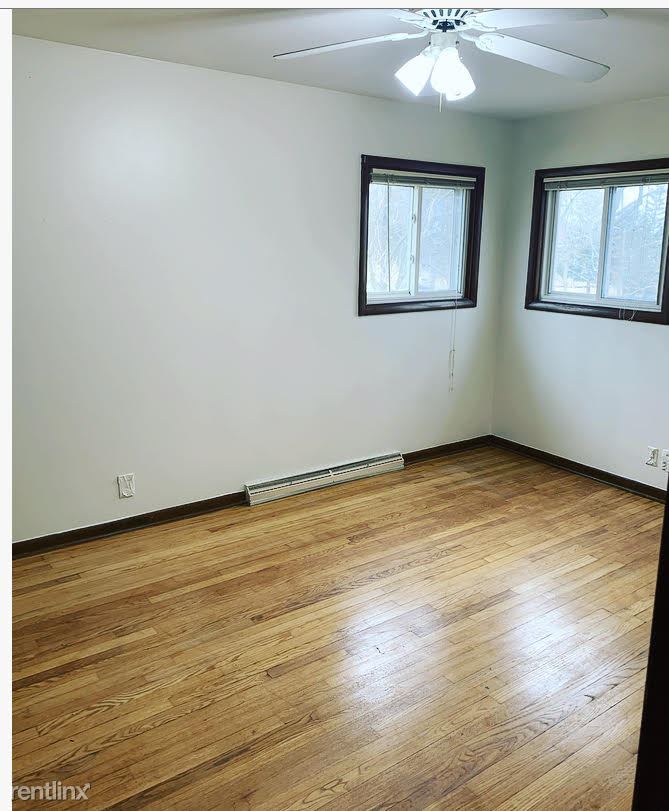 Building Photo - 3 br, 1 bath Duplex - 10614 West Villard A...
