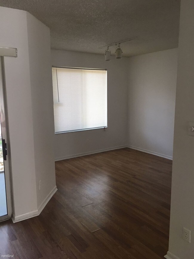 Building Photo - 1 br, 1 bath  - 1010 Coral Club Dr