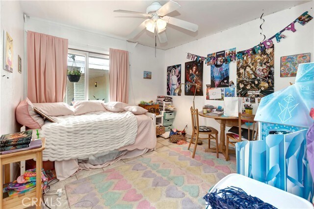 Building Photo - 432 Onda