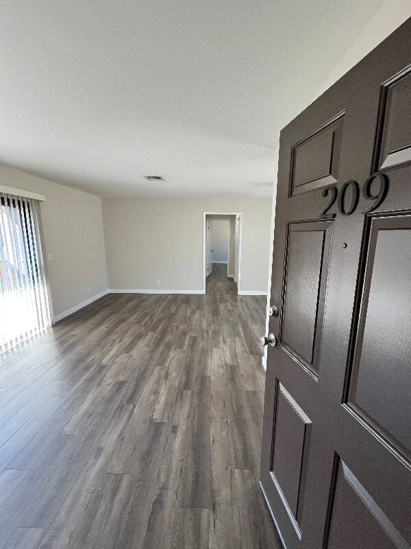 Foto del edificio - 507 E Cedar Ave