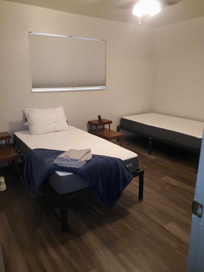 Foto del edificio - 217 S Wiggins Dr