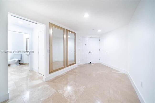 Foto del edificio - 3330 NE 190th St