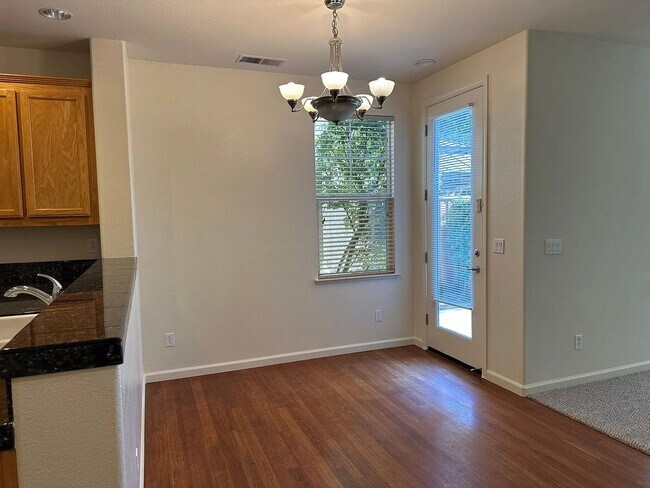 Foto del edificio - 3BR/2.5BA Oak Commons Home w/ Backyard & Community Pool & Park