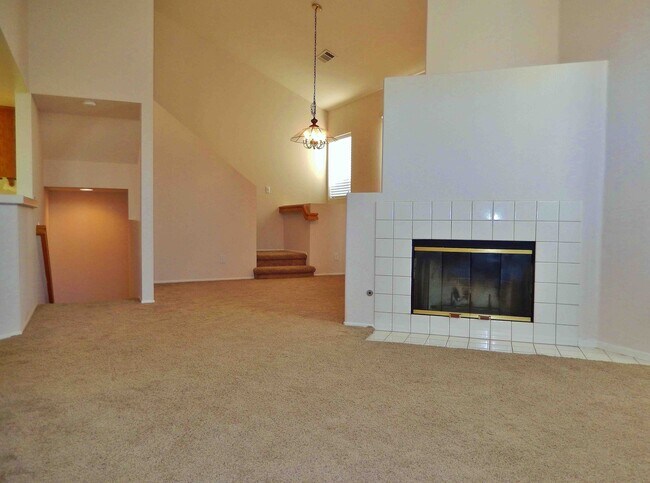 Building Photo - 908 N Turner Ave