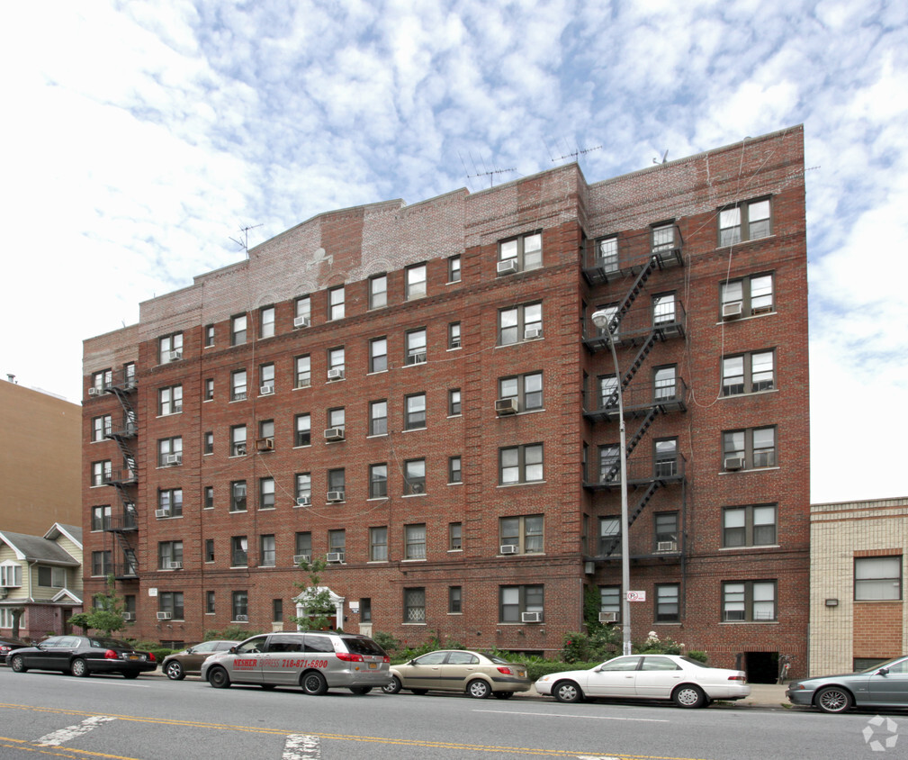 Primary Photo - 2060 Ocean Ave