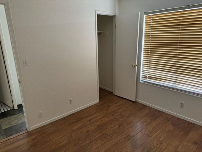Building Photo - SW Remodeled 2 Bedroom!!