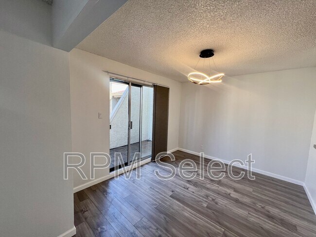 Foto del edificio - 2200 Laguna Cir