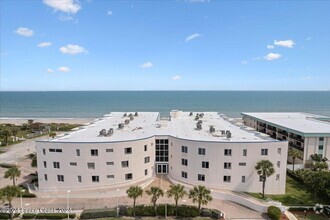 Building Photo - 601 N Miramar Ave