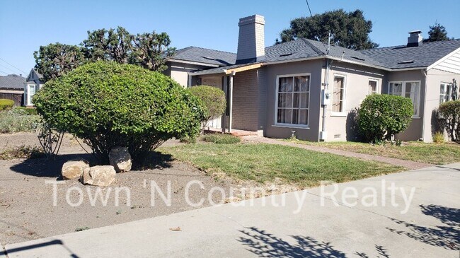 Foto del edificio - Charming 3-Bedroom Home in South Salinas –...