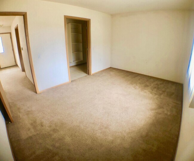 Building Photo - 1629 Flynn Ln
