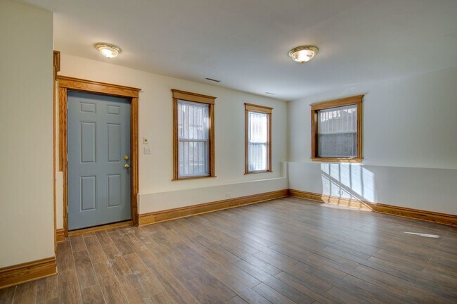 Foto del edificio - 1817 N Clybourn Ave