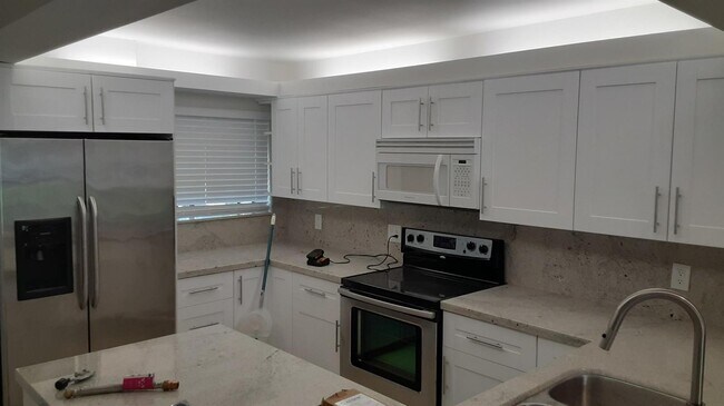 Building Photo - 1232 S Military Trail