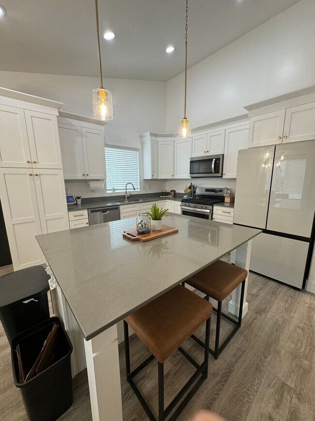 Building Photo - Beautiful Herriman Home for rent!