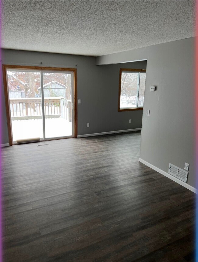Foto del edificio - 8422 Brunswick Ct N