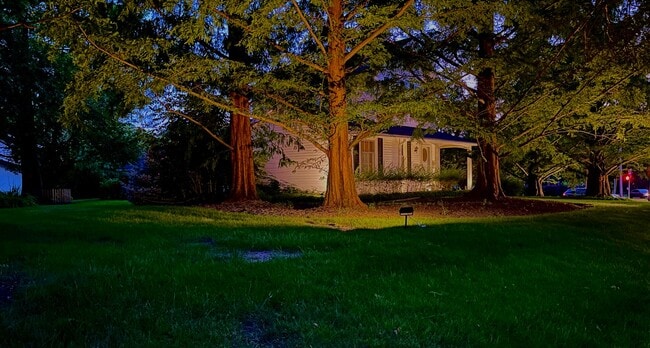 Building Photo - Stunning 3 bedroom home in Shaker Hts