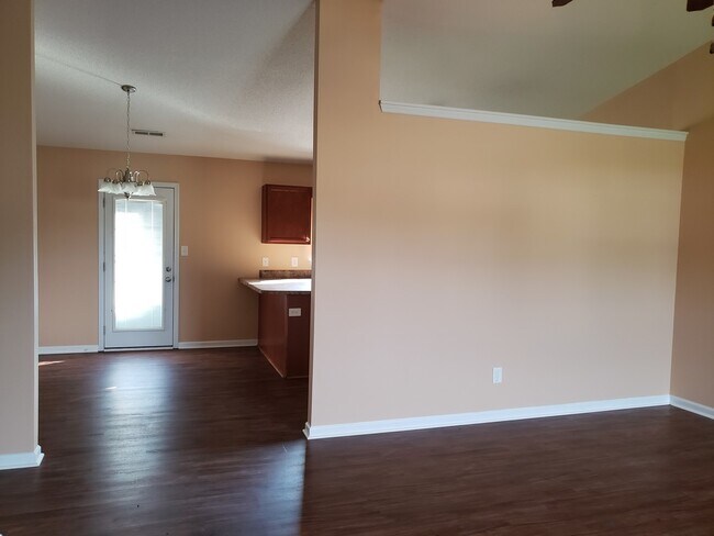 Foto del edificio - 3 bedroom/2 bath home Sneads Ferry