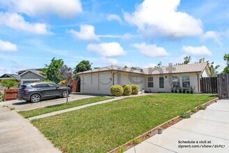 Building Photo - 629 Pelican Ct