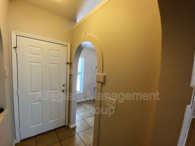 Building Photo - 4029 Iveyglen Ave