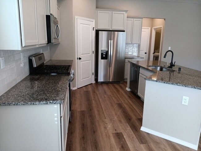 Foto del edificio - 3 Bedroom, 2.5 Bathroom Home! Schedule a Showing Today!